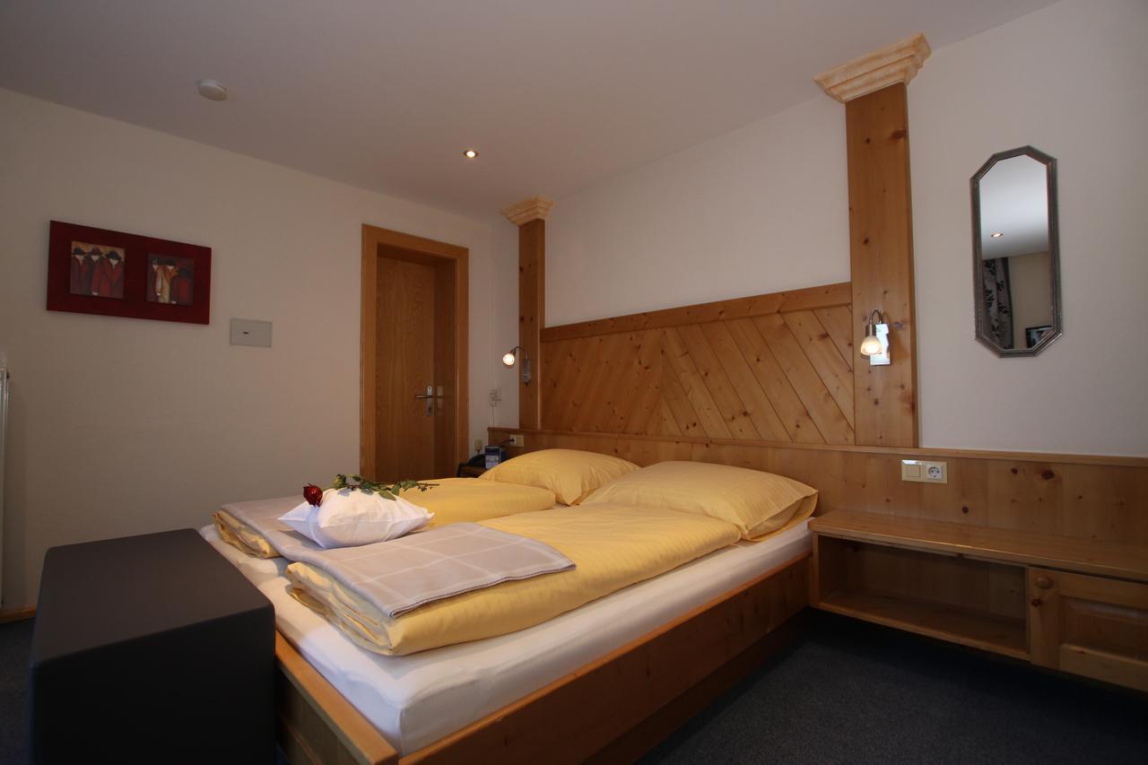 Gaestehaus Alpina St. Anton am Arlberg Eksteriør bilde