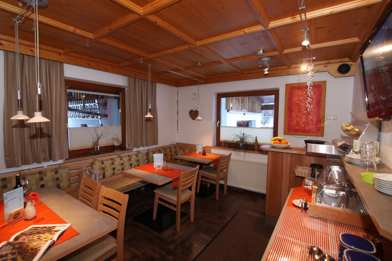 Gaestehaus Alpina St. Anton am Arlberg Eksteriør bilde